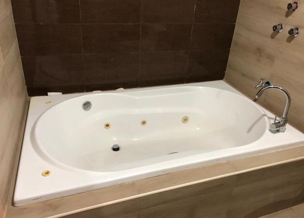 Apartament Casa Lili 2: Luxurious/Amplio/Hot Water/Economic/Wifi/Tv Valladolid  Zewnętrze zdjęcie
