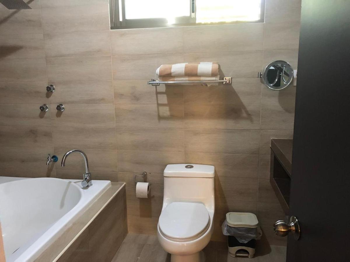 Apartament Casa Lili 2: Luxurious/Amplio/Hot Water/Economic/Wifi/Tv Valladolid  Zewnętrze zdjęcie